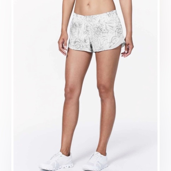 Lululemon Hotty Hot Short II *2.5" - Mini Twine White Multi - 2 - Picture 1 of 9